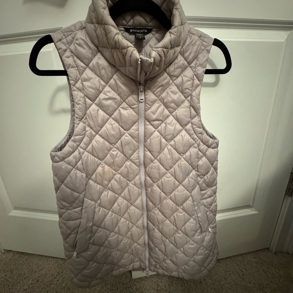 Athleta Women's Quilted Vest in Soft Beige